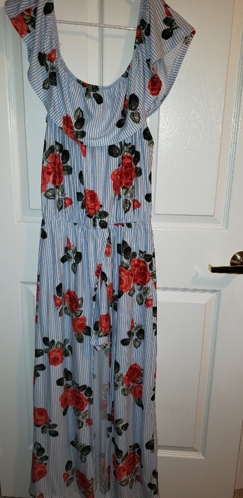 Floral off-the-shoulder Walkthrough Romper